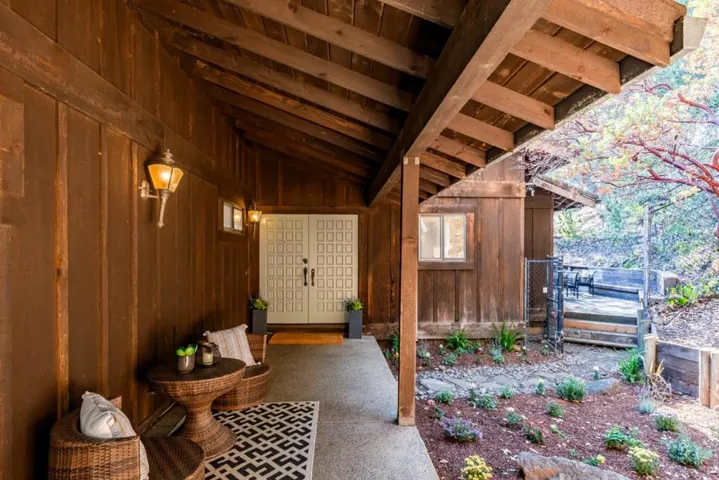 , Los Altos Hills, California 94024