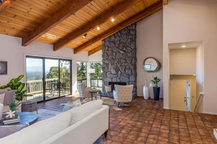 , Los Altos Hills, California 94024