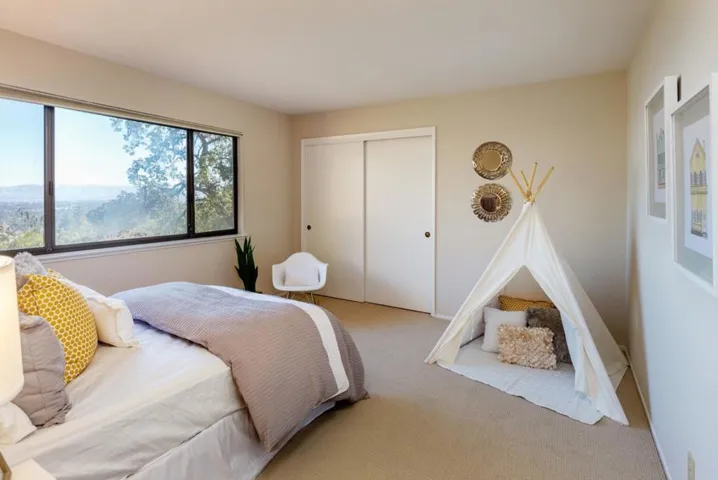 , Los Altos Hills, California 94024