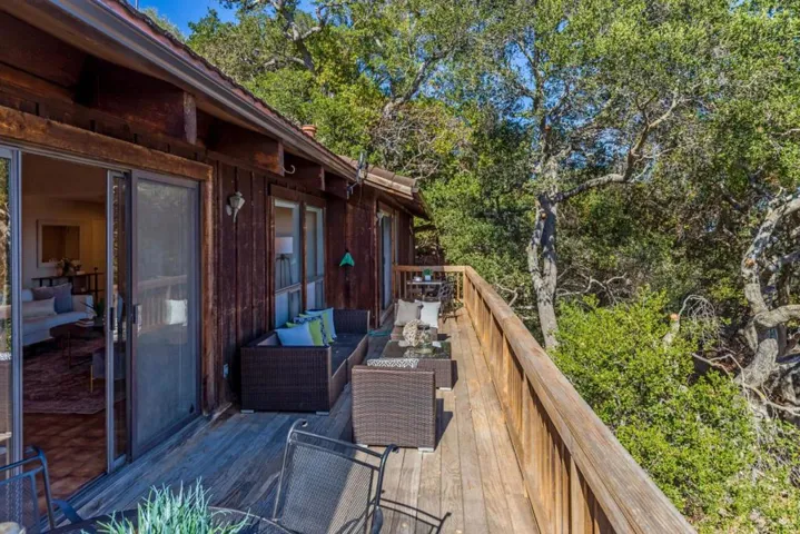 , Los Altos Hills, California 94024