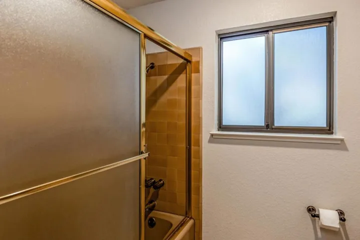 , Los Altos Hills, California 94024