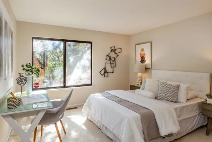 , Los Altos Hills, California 94024