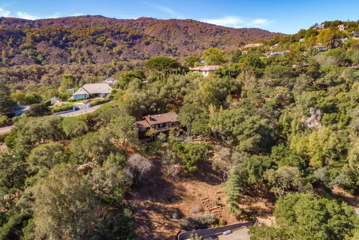 , Los Altos Hills, California 94024