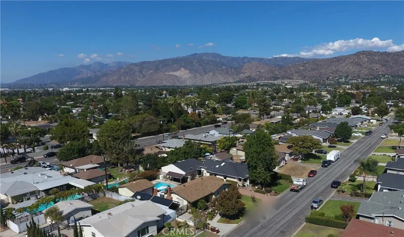 Stunning Mountain Views!