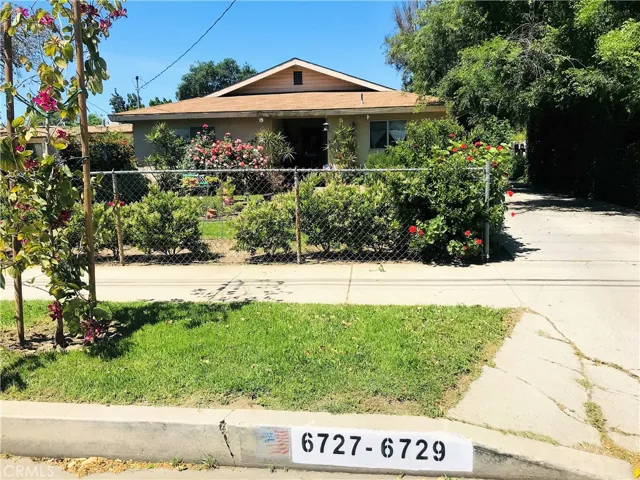 , Lake Balboa, California 91406
