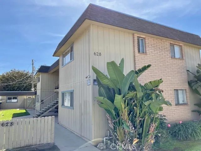 628 E Mill