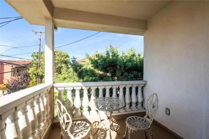609 Elvira Avenue B, Redondo Beach, California 90277