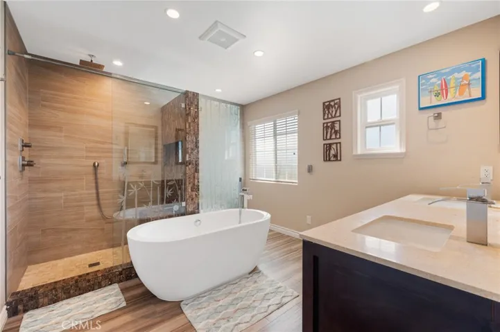 609 Elvira Avenue B, Redondo Beach, California 90277