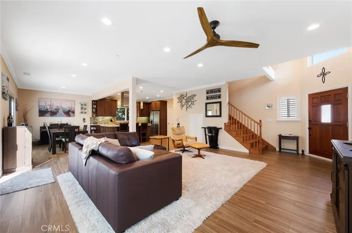 609 Elvira Avenue B, Redondo Beach, California 90277