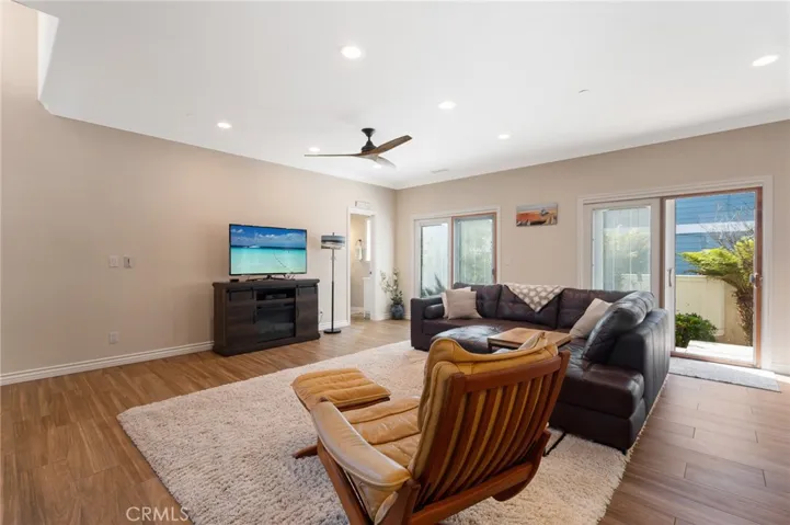 609 Elvira Avenue B, Redondo Beach, California 90277