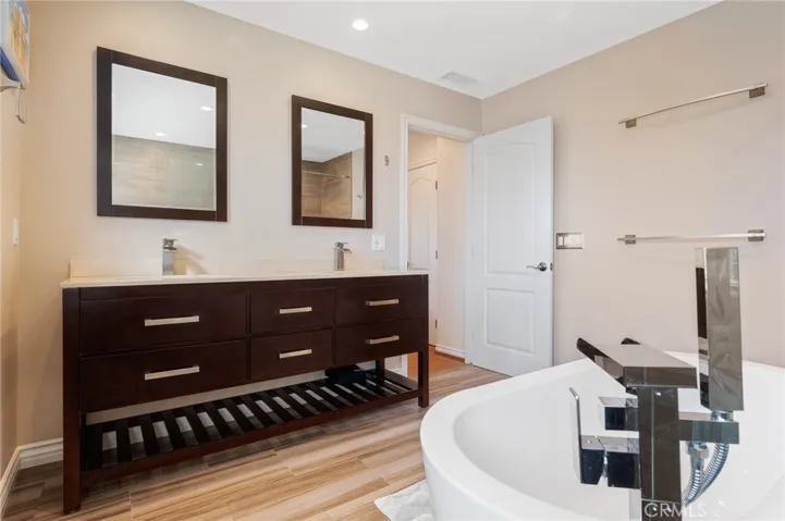 609 Elvira Avenue B, Redondo Beach, California 90277