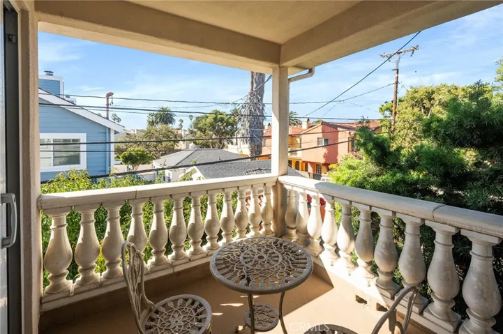 609 Elvira Avenue B, Redondo Beach, California 90277