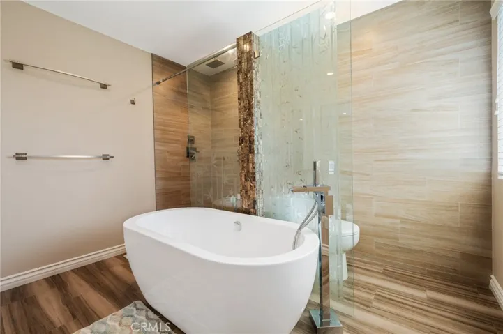 609 Elvira Avenue B, Redondo Beach, California 90277
