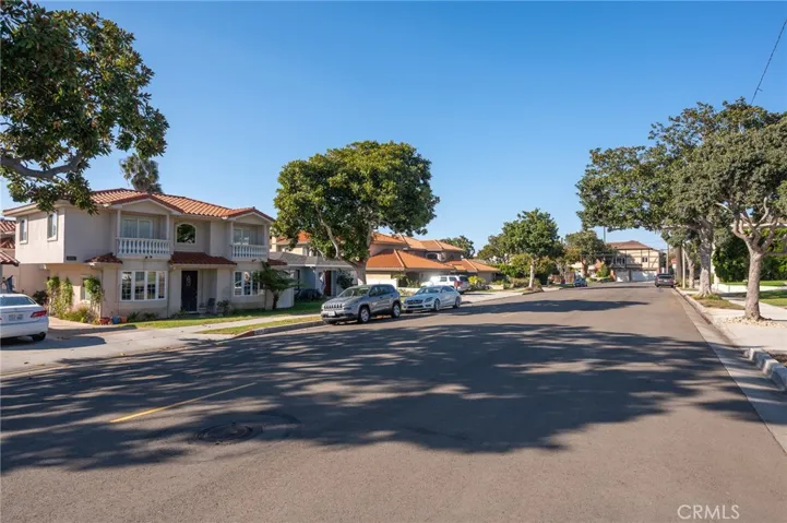 609 Elvira Avenue B, Redondo Beach, California 90277
