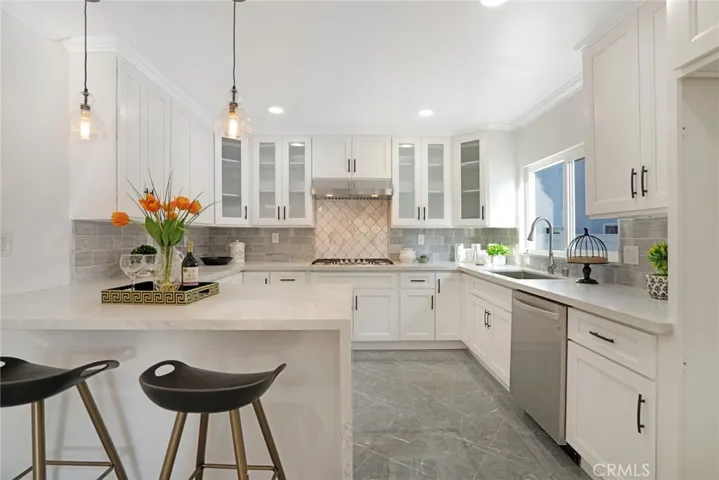 70 N Craig Avenue, Pasadena, California 91107