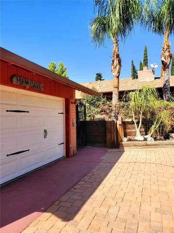 Detached Garage