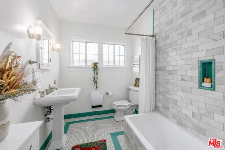 5166 Loleta Avenue, Los Angeles, California 90041