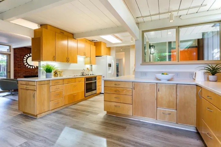 , Mountain View, California 94043