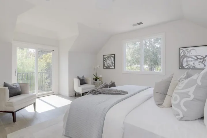 , Los Altos, California 94022