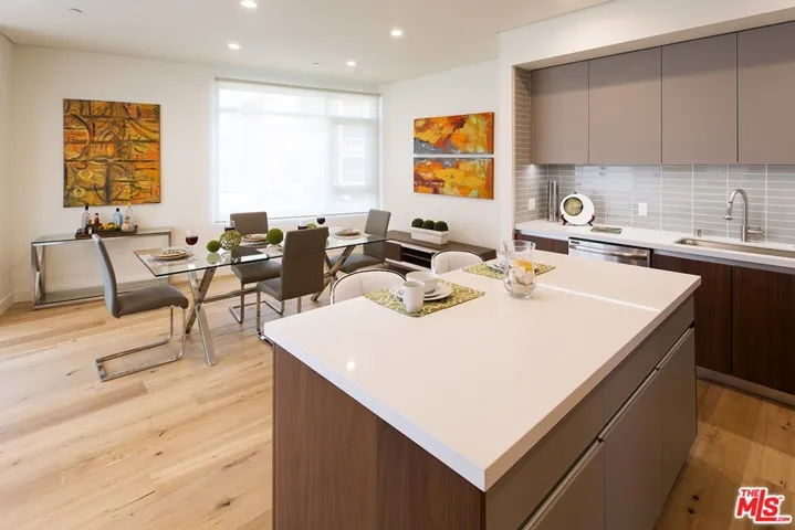 938 S Orange Grove Avenue 205, Los Angeles, California 90036