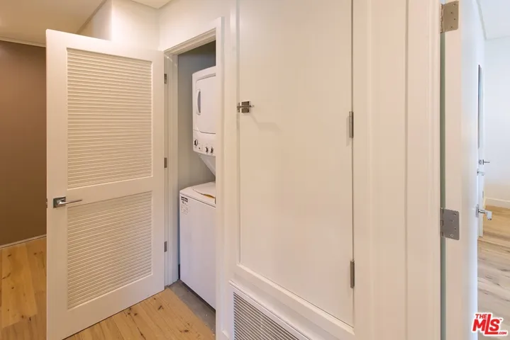 938 S Orange Grove Avenue 205, Los Angeles, California 90036