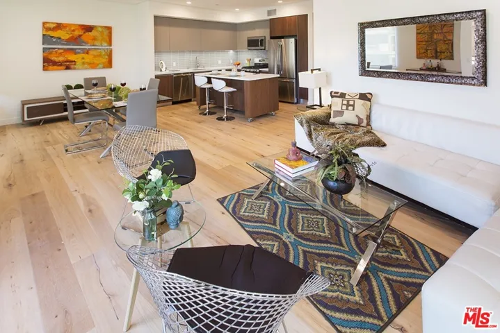 938 S Orange Grove Avenue 205, Los Angeles, California 90036