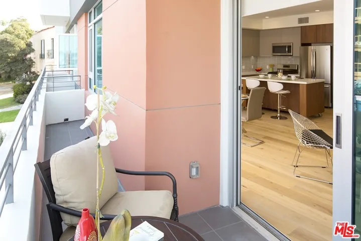 938 S Orange Grove Avenue 205, Los Angeles, California 90036
