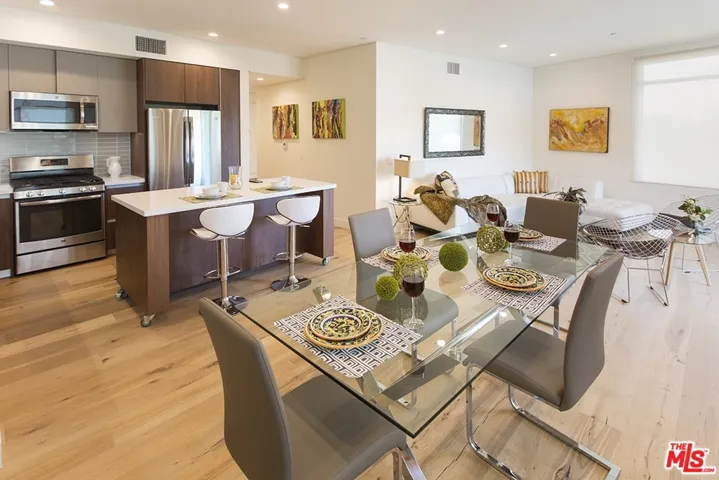 938 S Orange Grove Avenue 205, Los Angeles, California 90036