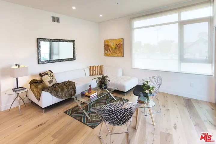 938 S Orange Grove Avenue 205, Los Angeles, California 90036