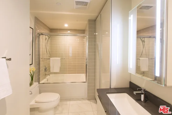 938 S Orange Grove Avenue 205, Los Angeles, California 90036