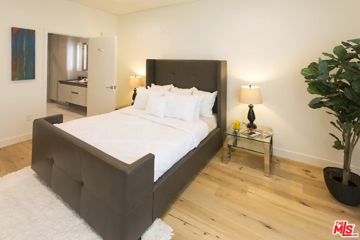 938 S Orange Grove Avenue 205, Los Angeles, California 90036