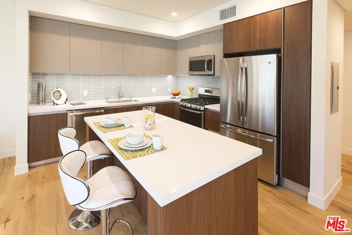 938 S Orange Grove Avenue 205, Los Angeles, California 90036