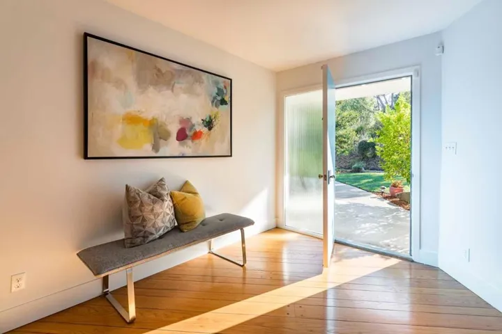 , Los Altos Hills, California 94022