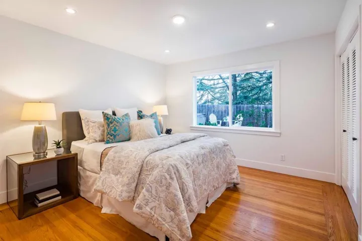 , Los Altos Hills, California 94022