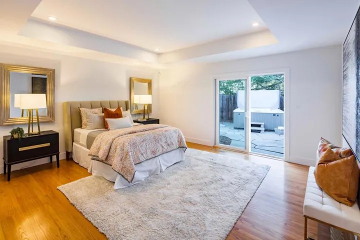 , Los Altos Hills, California 94022