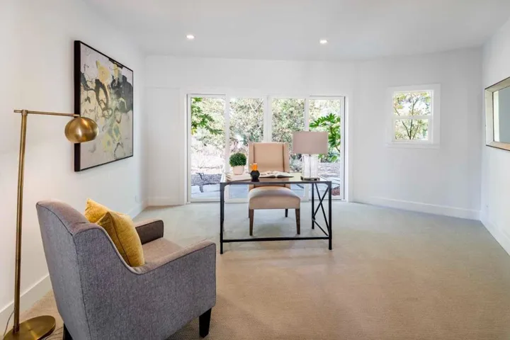 , Los Altos Hills, California 94022