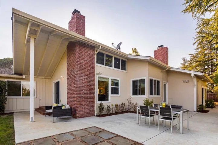 , Los Altos Hills, California 94022
