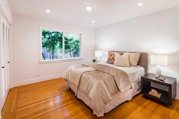 , Los Altos Hills, California 94022