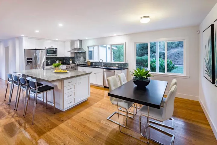 , Los Altos Hills, California 94022