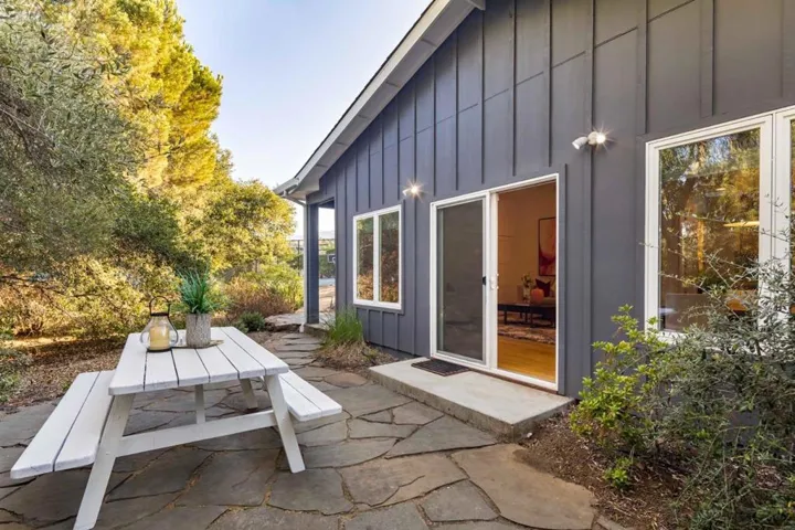 , Los Altos Hills, California 94022