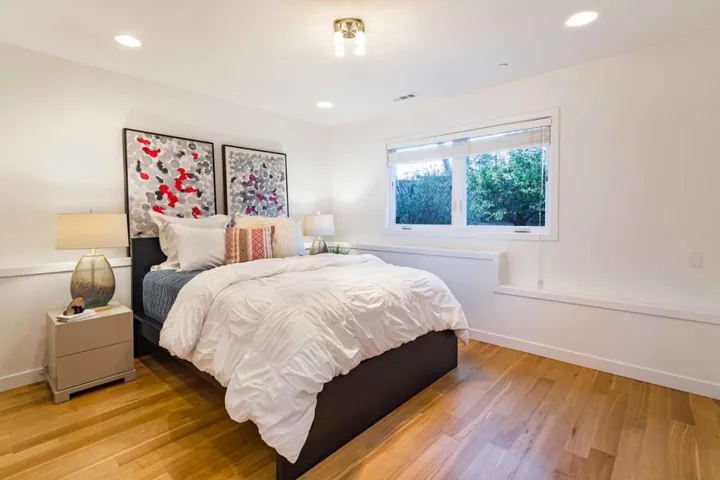 , Los Altos Hills, California 94022