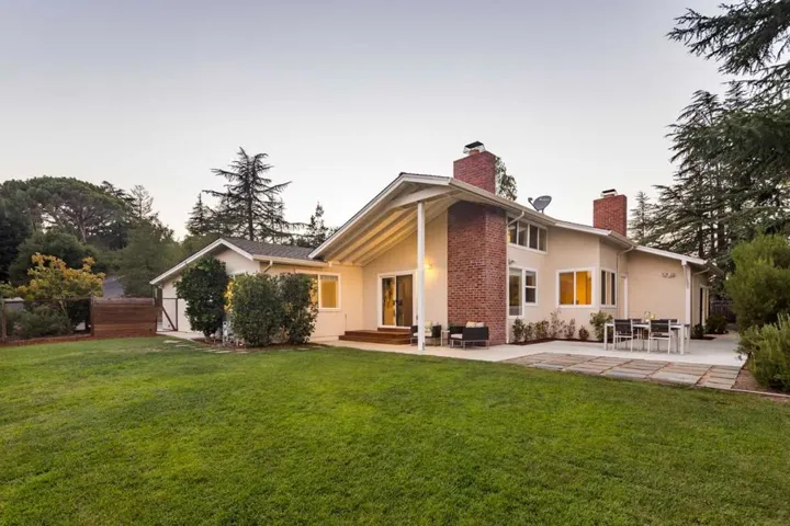 , Los Altos Hills, California 94022