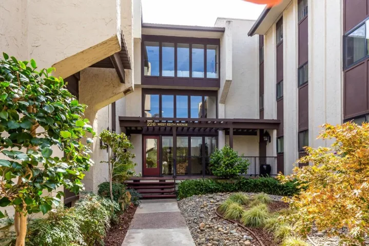 , Los Altos, California 94022
