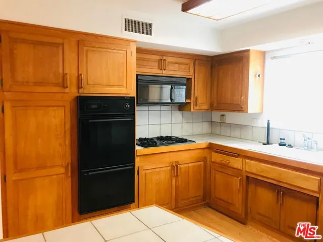 11621 Paso Robles Avenue, Granada Hills, California 91344