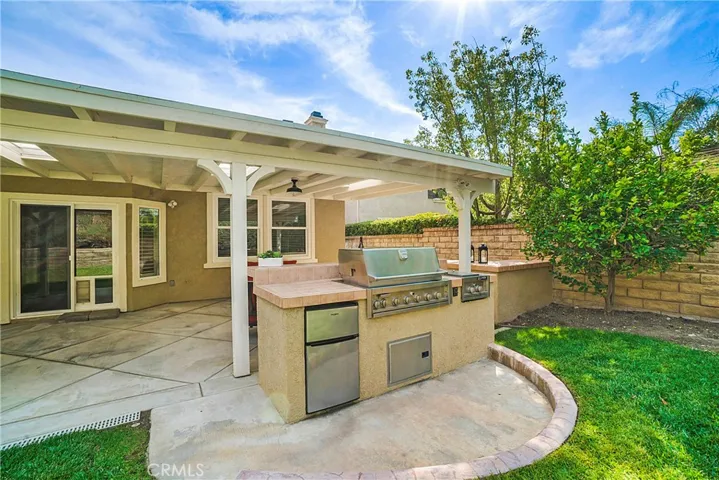 24013 Via Cresta, Valencia, California 91354