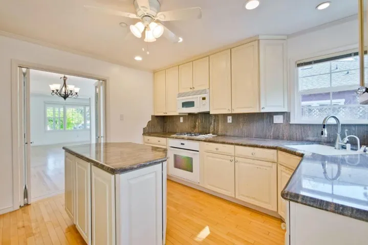 129 Oakdale Street, Redwood City, California 94062