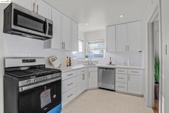 674 26th St, Richmond, California 94804