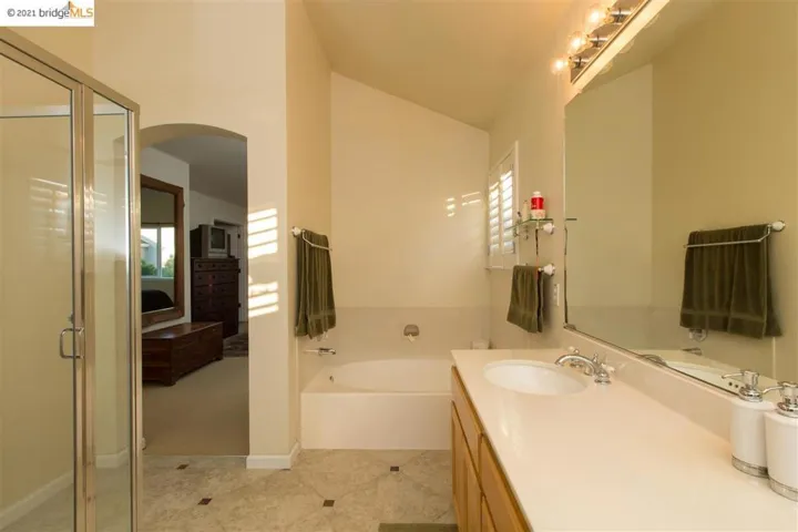 112 Waterview Dr, Richmond, California 94804