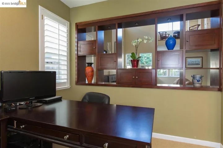 112 Waterview Dr, Richmond, California 94804