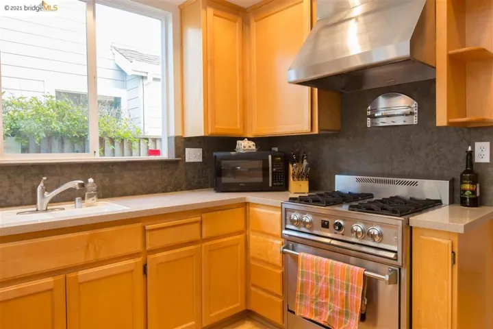112 Waterview Dr, Richmond, California 94804